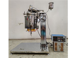 5L高溫不銹鋼油浴電加熱反應(yīng)釜已完工發(fā)往南京