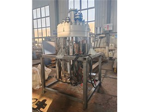 500L高壓不銹鋼復(fù)合板油浴電加熱反應(yīng)釜已完工發(fā)往深圳