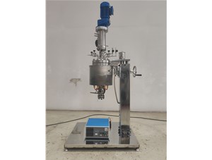 5L不銹鋼油浴電加熱手動升降實(shí)驗(yàn)釜已完工發(fā)往德興